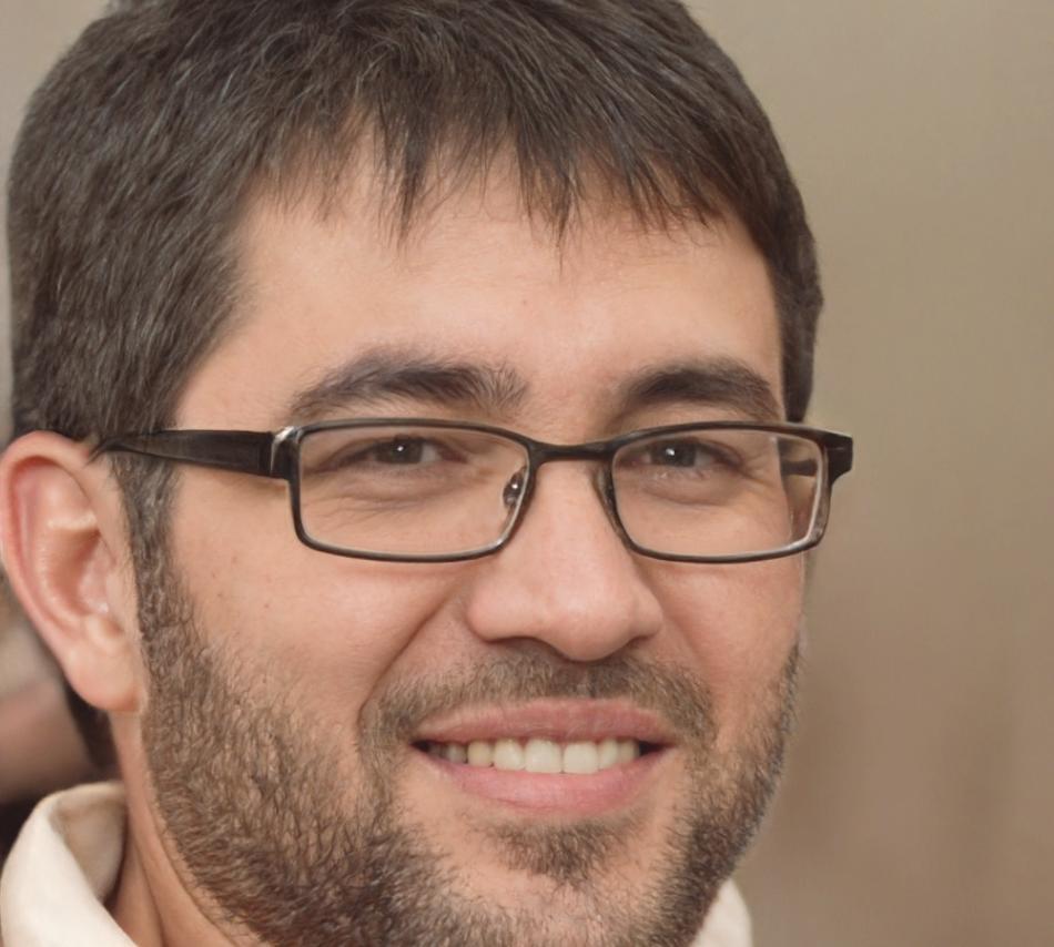 Консультант Кшиштоф Вольняк